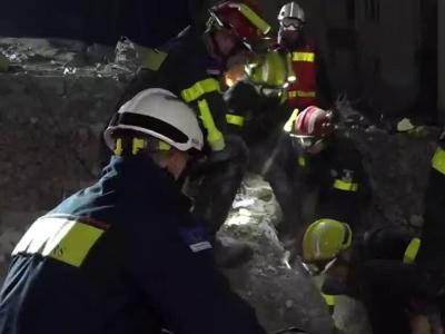4 injured in residential house collapse in Paris