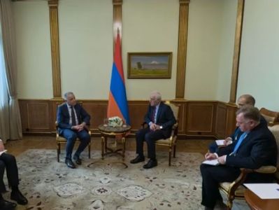 Хачатурян и Марагос обсудили отношения ЕС-РА