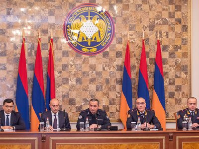Глава Следкома Армении представил коллективу ведомства новых заместителей
