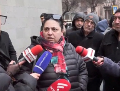 Работники Рынка золота завершили акцию протеста у здания правительства Армении