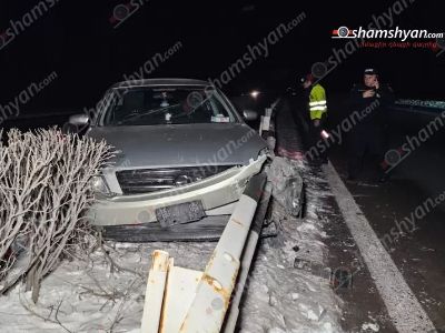 Կոտայքի մարզում Հնդկաստանի քաղաքացին «Nissan»-ով բախվել է ծառերին, ապա՝ երկաթե արգելապատնեշին