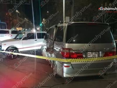 Դավիթաշենում բախվել են «Toyota»-ն ու «ՎԱԶ 2121»-ը. կա վիրավոր