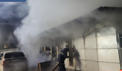 В Ереване сгорели два киоска