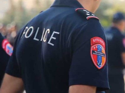 СМИ: В Армении по подозрению в краже задержали патрульных