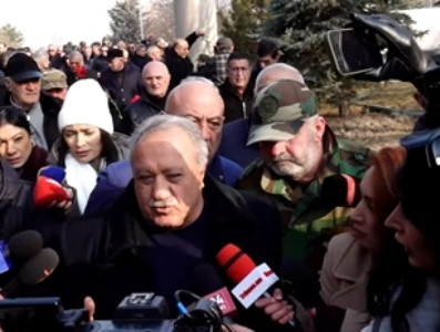 Այսօր «դուխով» խոսքը խելոք մնալն է, ի՞նչ անեմ, կանգնեմ ասեմ՝ գնանք Մուշ, Սասուն, Արդահա՞ն. Սասուն Միքայելյան