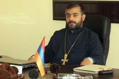 «Իրավունք». «Թող Նիկոլ Փաշինյանը թափանցիկ ասի իր կինն ինչքան գումար ունի»