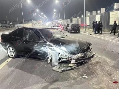 «Դեֆանս» բնակելի թաղամասի մոտ բախվել են 2 «BMW»-ներն ու «ՎԱԶ 2107»-ը. կան վիրավորներ