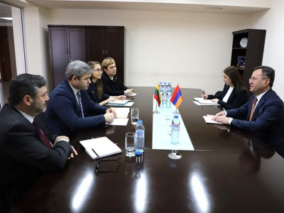 В Ереване прошли консультации МИД Армении и Литвы