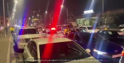 Граждане, разгневанные в связи с задержанием Гариба Бабаяна, перекрыли автомагистраль «Север-Юг»