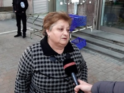 Протестующая: Всем надо объединиться и бойкотировать