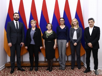Глава ереванской делегации МККК провела встречу в парламенте РА