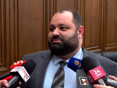 Замминистра экономики Армении: Доволен тем, что патрульные штрафуют и меня