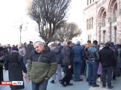 Участник акции протеста в Ереване: С потерей нашего бизнеса мы потеряем и нашу страну