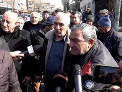 Ամեն օր մի օրենք են հանում. Իրենց վերջին քֆուրը հասնում ա. Հաղթանակ թաղամասի բնակիչը՝ իշխանություններին