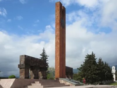 Ադրբեջանցիները Ստեփանակերտում պղծել են 44-օրյա պատերազմի մասնակիցների գերեզմանները