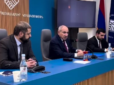 Նիկոլ Փաշինյանը ՔՊ Նախաձեռնող խմբի նիստում կուսակիցների հետ քննարկել է Գյումրիի քաղաքապետի ընտրությունները