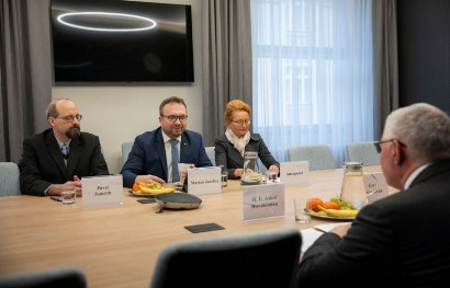 Չեխիայում ՀՀ դեսպանը փոխվարչապետին հրավիրել է Հայաստան