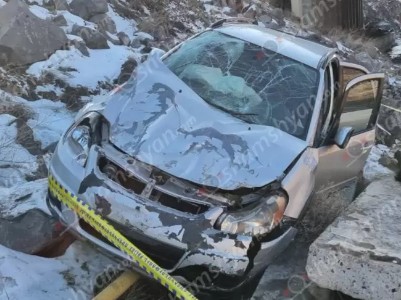 Կոտայքում Suzuki-ն «Շշի Մելոյի» գործարանի մոտ դուրս է եկել ճանապարհից և քարերին բախվելով, հայտնվել ձորում. կա վիրավոր