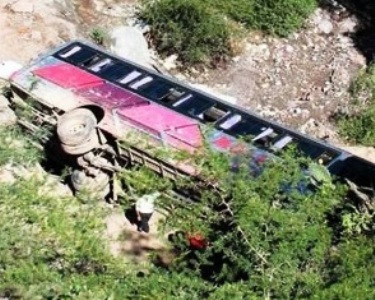 At least 31 dead after bus falls 800 meters in Bolivia