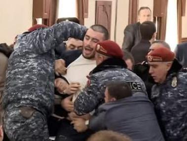 Оппозиционер: В первую неделю бойкота в среднем оплачивалось 206000 поездок в день, а во вторую – 201000