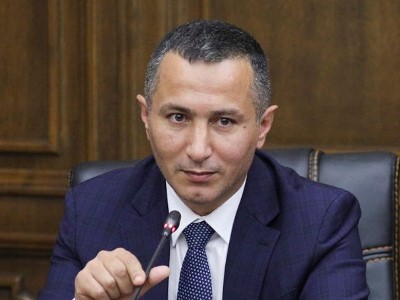 Փաշինյանը Սյունիքի մարզպետին 17 օրով արձակուրդ է ուղարկում