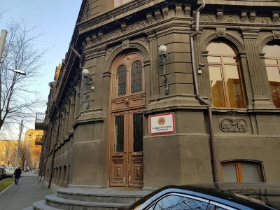 «Паст»: Почему машина посла России в Армении находилась возле офиса партии Сержа Саргсяна около двух часов?
