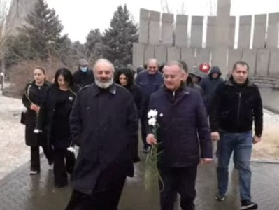 День возрождения без Арцаха. Ераблур посещает политическая элита Арцаха