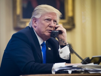 Трамп провел телефонный разговор с главами General Motors, Ford и главой Stellantis по вопросу отсрочки пошлин