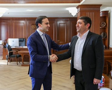 Мэр Еревана выразил готовность поддержать общину Паракар