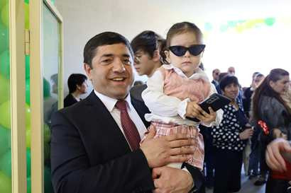 Փարաքարում նախընտրական քարոզարշավից մեկ օր առաջ ՔՊ-ական թեկնածուն մանկապարտեզ բացեց