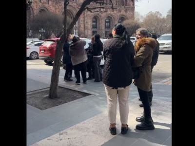Перед зданием правительства Армении проходит акция протеста