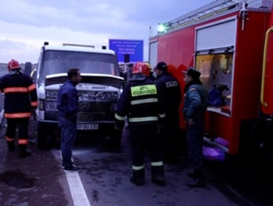 Երևան-Գյումրի ճանապարհին էվակուատորում հրդեհ է բռնկվել