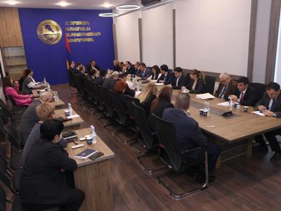 Խուդաթյանն աշխատակազմին է ներկայացրել նորանշանակ փոխնախարար Ասատուր Վարդանյանին. Նա կհամակարգի ընդերքի ոլորտը