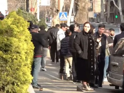 У здания Следственного комитета Армении проходит акция протеста