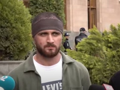 Адвокат: В правовом плане есть основания для задержания двух полицейских