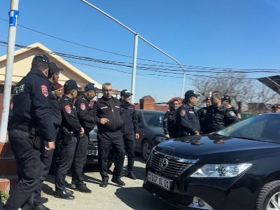 Почему патрульные во главе с полковником Худиняном собрались в поселке Мердзаван?