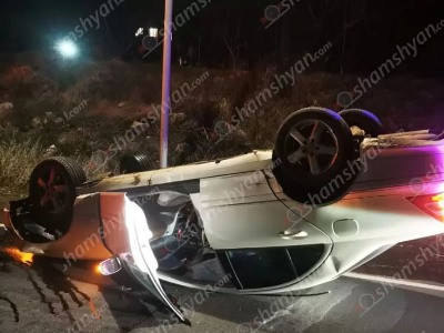 Ուշիի ոլորաններում «Mercedes»-ը գլխիվայր շրջվել է. վարորդը եղել է սթափ