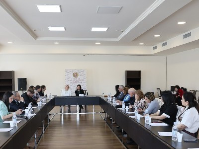 Դպրոցների ենթակայության վերաբերյալ օրենսդրական նախագիծը՝ նախարարին կից հասարակական խորհրդի նիստի օրակարգում