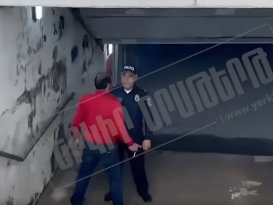 Գյումրիում քաղաքացին կտրոնով փախչում է ընտրական տեղամասից, ոստիկանները` հետևից