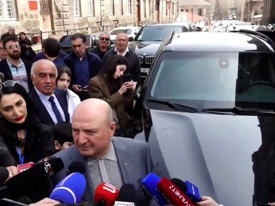 Դա ապտակել չէ, սիրուն շոյում ենք, որ ֆալշ մի նվագեք. Վարդան Ղուկասյան