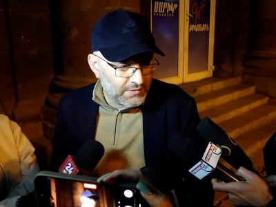 «Ի՞նչ գործ ունեիք քվեատուփի մոտ», «Շառ եք անում». Շիրակի մարզպետը նյարդայնացավ լրագրողի հարցից