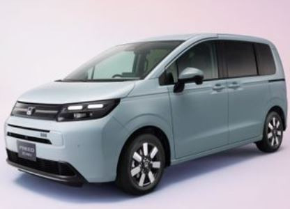 Honda improves its Freed van with gasoline version
