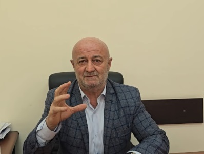 Մարտուն Գրիգորյանը նստած սպասում է, որ ՔՊ-ն ասի` արի, դարձիր քաղաքապետ. Հովիկ Աղազարյան