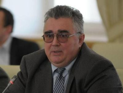 «Нужно продержаться несколько лет»: Российский эксперт призвал превратить Армению в военный лагерь