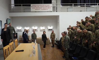 Զինվորական ողջույն է, խոնարհման վերաբերյալ պնդման հետ համաձայն չեմ.ՊՆ խոսնակը՝ կուրսանտների՝ դատախազին ողջունելու մասին