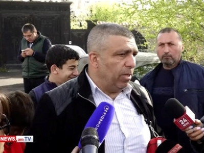 Կարող է երթևեկությունն էլ դադարեցնենք, հացադուլ էլ անենք, պատասխանի ենք սպասում. ակցիայի մասնակից