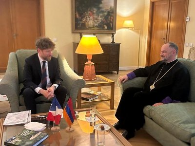 Посол Франции в РА принял предстоятеля Французской епархии ААЦ
