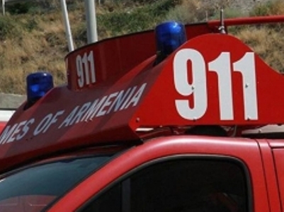 Գարունավանում քաղաքացին շենքի տանիքի տակ աշխատանքներ իրականացնելիս ընկել է. փրկարարներ են ժամանել
