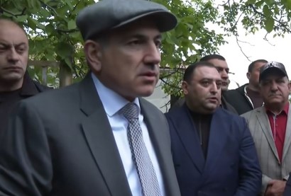 Կլինի՞ ես կռանթն առնեմ դնեմ, թե քացով տալու եք պոկե՞ք. Փաշինյանը՝ Շվանիձորի բնակիչներին