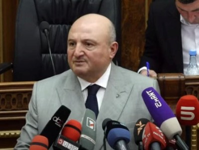 Ինչքան էլ ուզեցան խառնել, բայց չստացվեց. Վարդան Ղուկասյանը՝ Գյումրիի ավագանիում